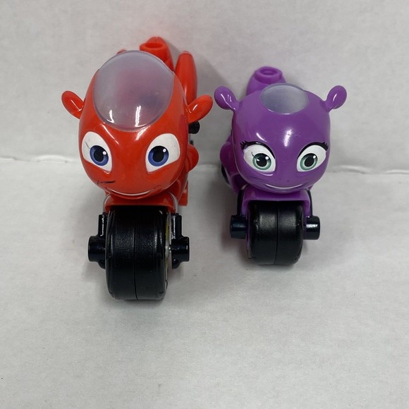 Sold! Ricky Zoom And Toot Action Figures Motorcycle Toy Vehicles Red & Purple - Picture 2 of 8